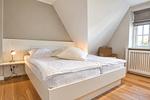 Das erste Schlafzimmer im Obergeschoss. - Reethuus Alt Wrixum - Top-Hundeurlaub