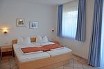 Schlafzimmer - An den Boddenwiesen  - Hinnen - Top-Hundeurlaub