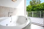 Whirlwanne mit Ausblick - Wohnung 05 - Top-Hundeurlaub