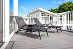 Terrasse mit Sonnenliegen - Wohnung 05 - Top-Hundeurlaub