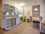 Küche / Küchenzeile - Komfortplus Ferienwohnung mit 1 Schlafzimmer und Balkon im Obergeschoss (254) - Top-Hundeurlaub