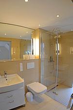 Badezimmer - Katamaran 1 - Top-Hundeurlaub