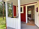 Überdachte Terrasse am Ferienhaus Skogsdrömmen bei Fågelfors - Skogsdrömmen - Top-Hundeurlaub
