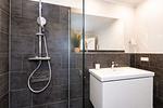 Badezimmer mit Dusche und WC - Wohnung 03 - Top-Hundeurlaub