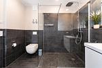 Badezimmer mit Dusche und WC - Wohnung 03 - Top-Hundeurlaub
