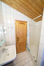 Badezimmer - Ferienhaus Süderdün - Top-Hundeurlaub