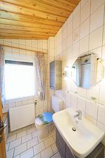 Badezimmer - Ferienhaus Süderdün - Top-Hundeurlaub
