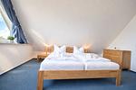 Schlafzimmer - FeWo 7 OG - Top-Hundeurlaub