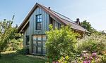 Außenansicht eines charmanten Holzhauses - Alte Tischlerei 01 - Top-Hundeurlaub