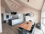 Strandhaus Nr. 10 - Traumurlaub am Großen Plöner See – Seeblick, Sauna & Whirlwanne, Kaminofen, für max. 8 Pers. - Top-Hundeurlaub