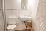 Badezimmer - Ferienwohnung 'Roggenstuv' in Brodersby an der Schlei - Top-Hundeurlaub