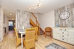 Essbereich mit Blick zur Treppe ins Obergeschoss - Wohnung 03-7 - Top-Hundeurlaub