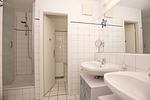 Duschbad mit Doppelwaschtisch - Wohnung 03-7 - Top-Hundeurlaub