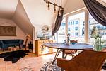 Helles Wohnzimmer mit modernem Design - Haus Ostseenixe 03 - Top-Hundeurlaub