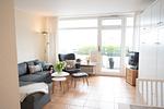 Gemütliches Wohnzimmer mit modernem Design und viel Licht. - Berliner Hof App. 111 - Top-Hundeurlaub
