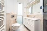 Badezimmer mit WC und Waschbecken - Wohnung 01 - Top-Hundeurlaub