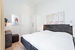 erstes Schlafzimmer mit Doppelbett - Wohnung 05 - Top-Hundeurlaub