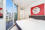 drittes Schlafzimmer mit Tür zum Balkon - Wohnung 03 - Top-Hundeurlaub