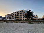 Außenansicht eines modernen Gebäudes am Strand - Berliner Hof App. 206 - Top-Hundeurlaub