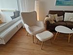 Entspannen Sie in dieser stilvollen Sitzecke mit modernem Design. - Berliner Hof App. 212 - Top-Hundeurlaub