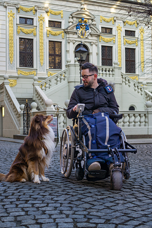 Rollstuhlfreundlich mit Hund